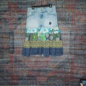 American Eagle womens light wash altered tiered floral flap jean skirt 6